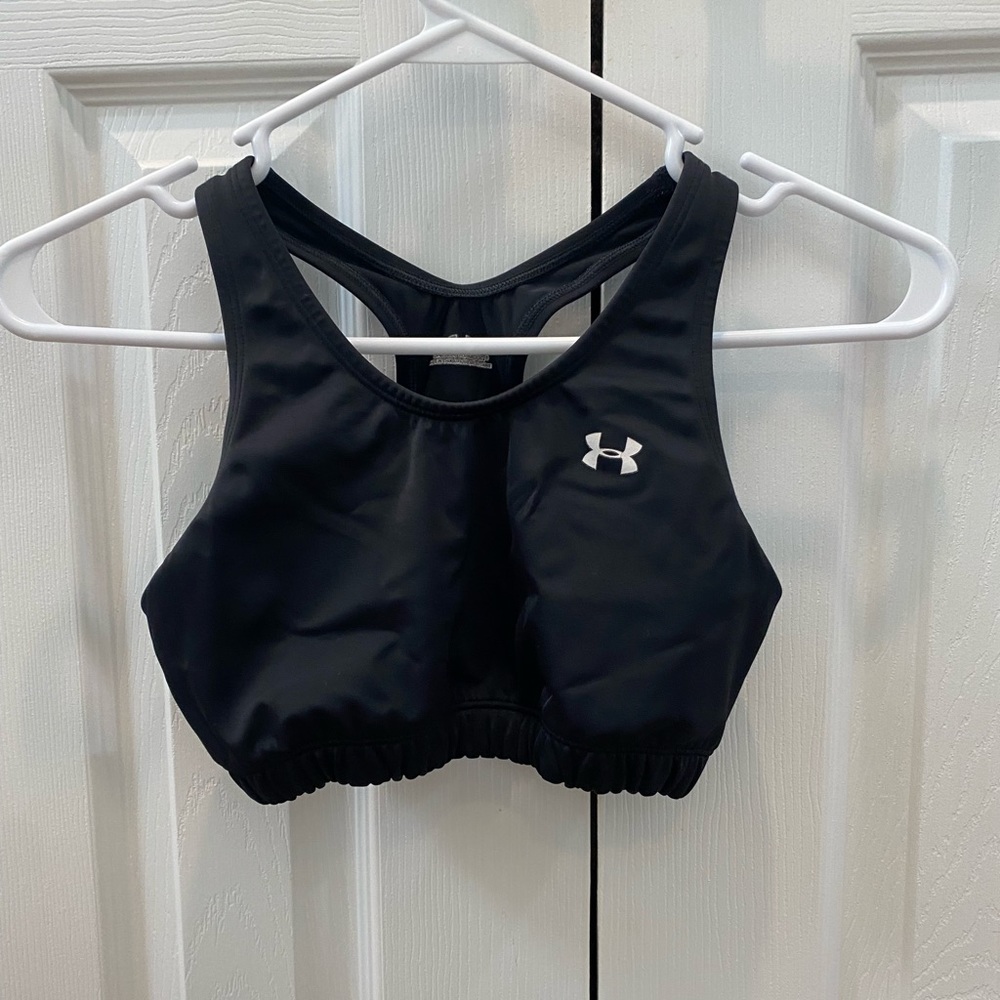 Black Under Armour sports bra no inserts or padding. Size small.